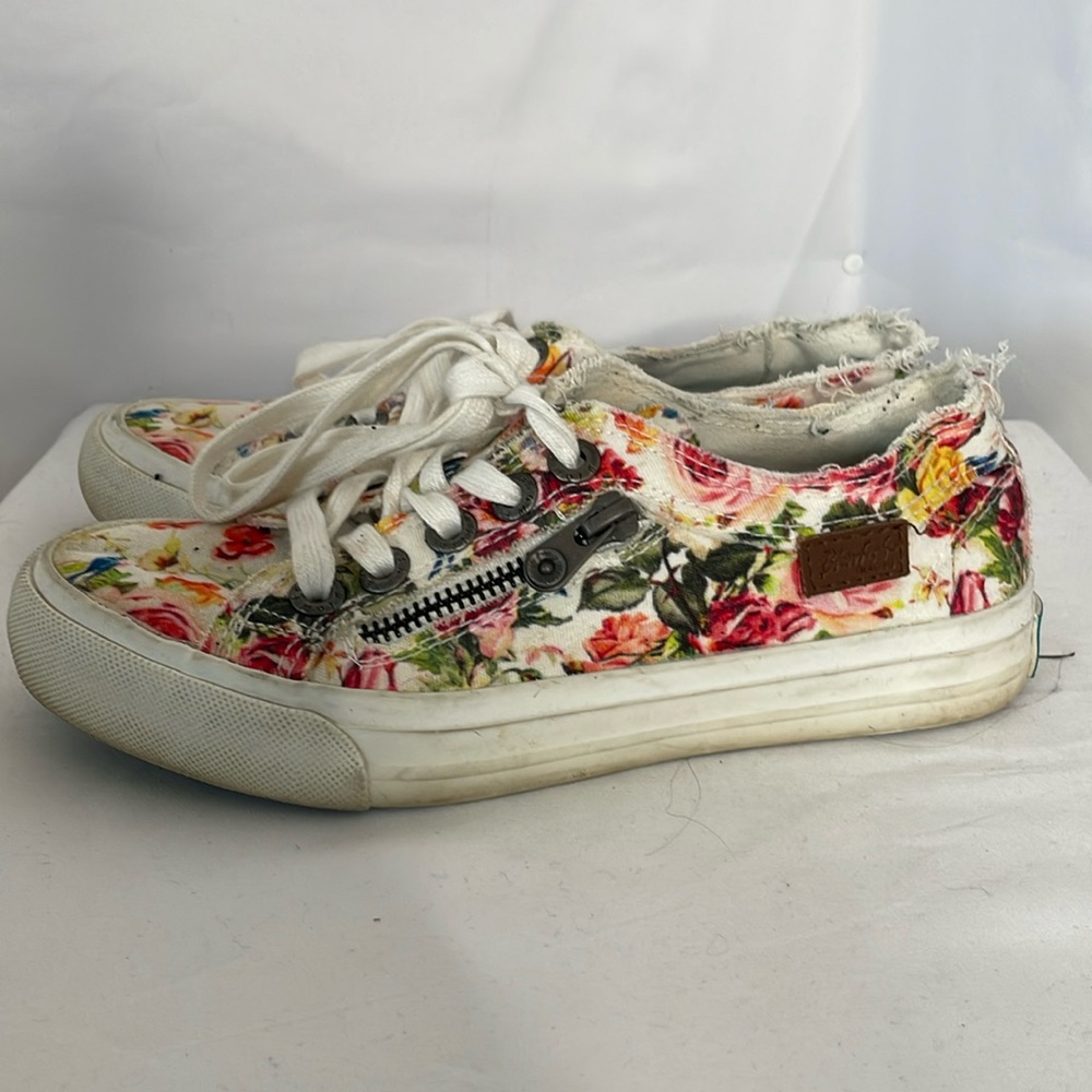 Blowfish sneakers floral side zip size 5.5 maggi
